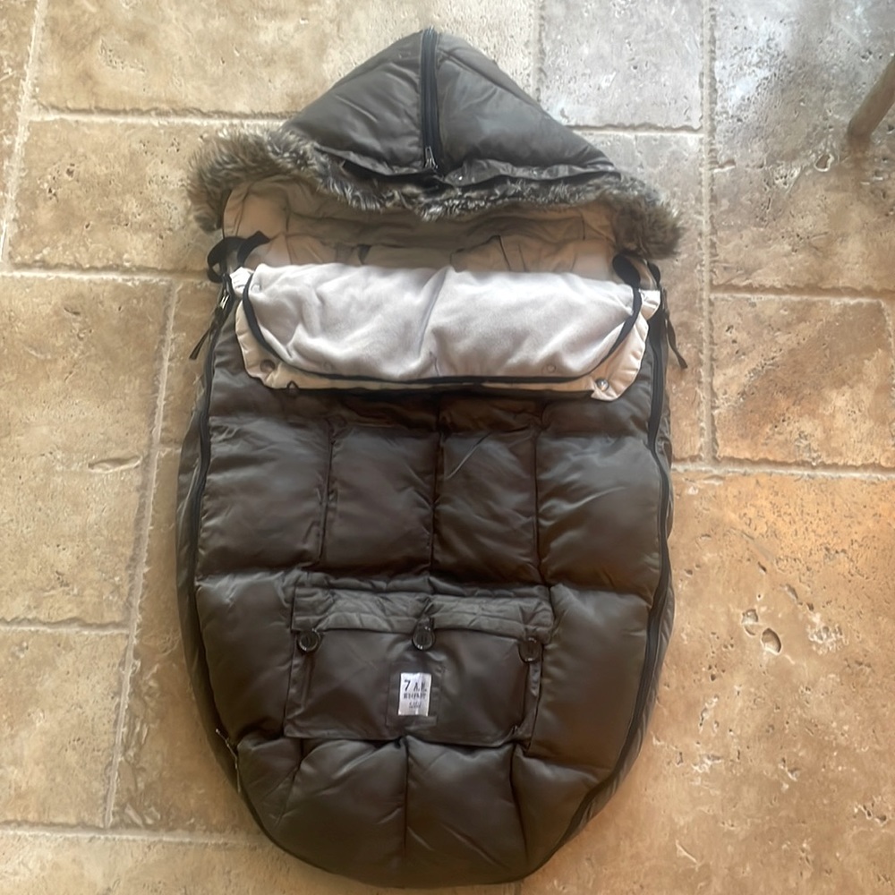 7AM Enfant Le Sac Igloo stroller/car seat-Metallic Brown, faux fur hood